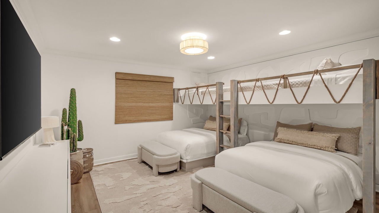Photo of Bedroom in Coral Ridge Isles