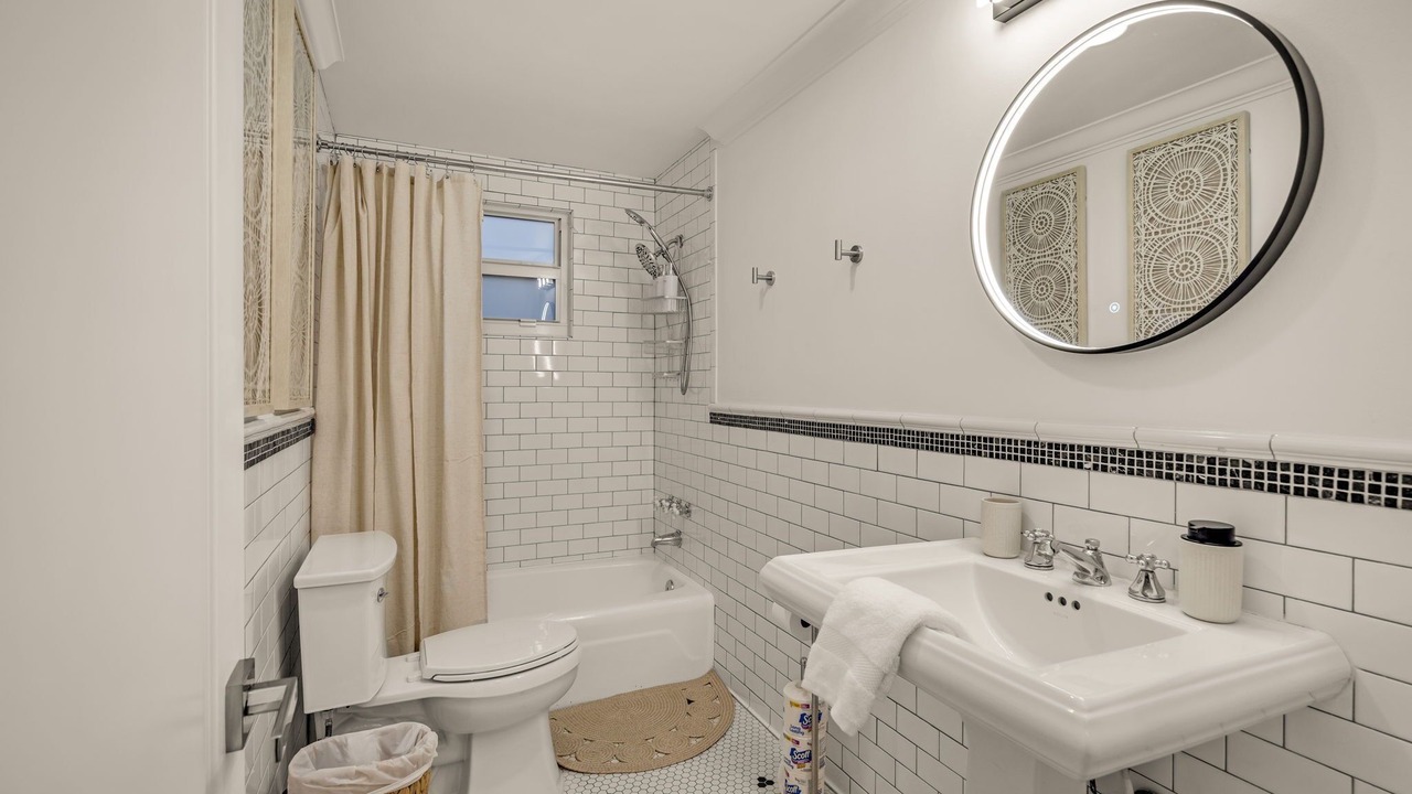 Photo of Bathroom in Coral Ridge Isles