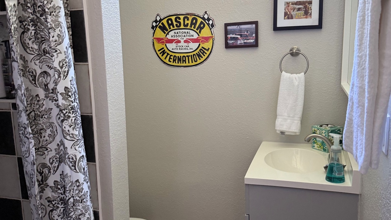 Photo of Bathroom in Hodgmans Daytona