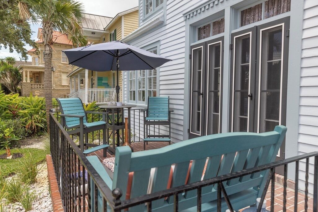 Photo of Patio Balcony in Hodgmans Daytona