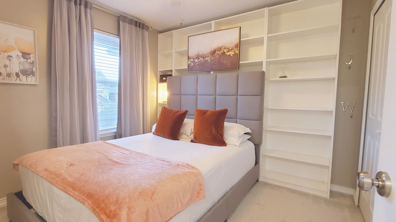 Photo of Bedroom in Northside