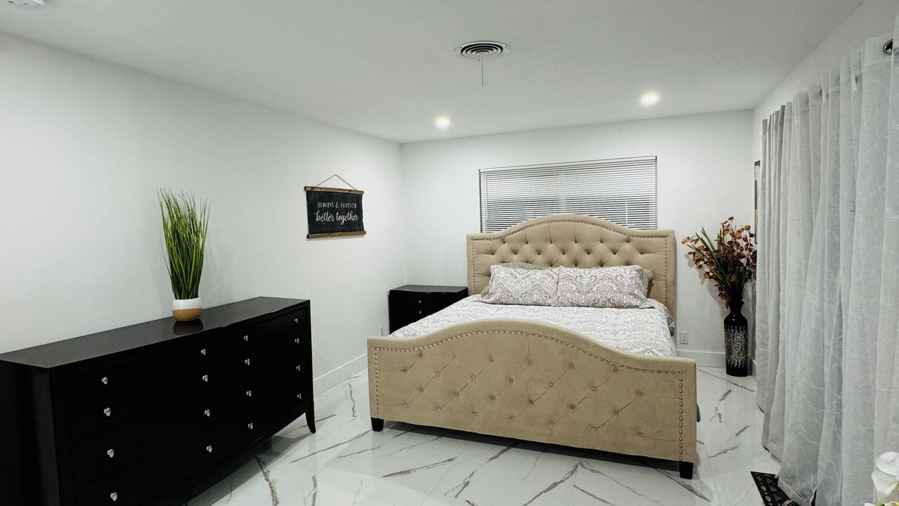Photo of Bedroom in Coral Ridge Isles