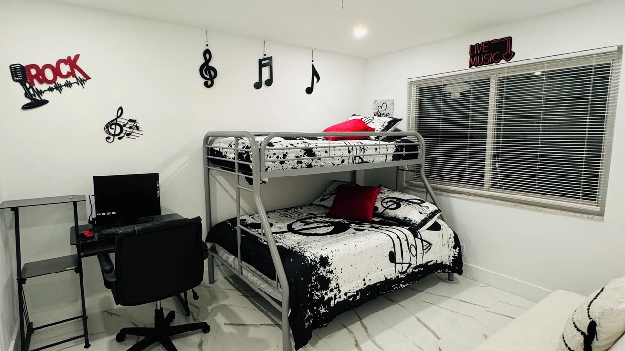 Photo of Bedroom in Coral Ridge Isles