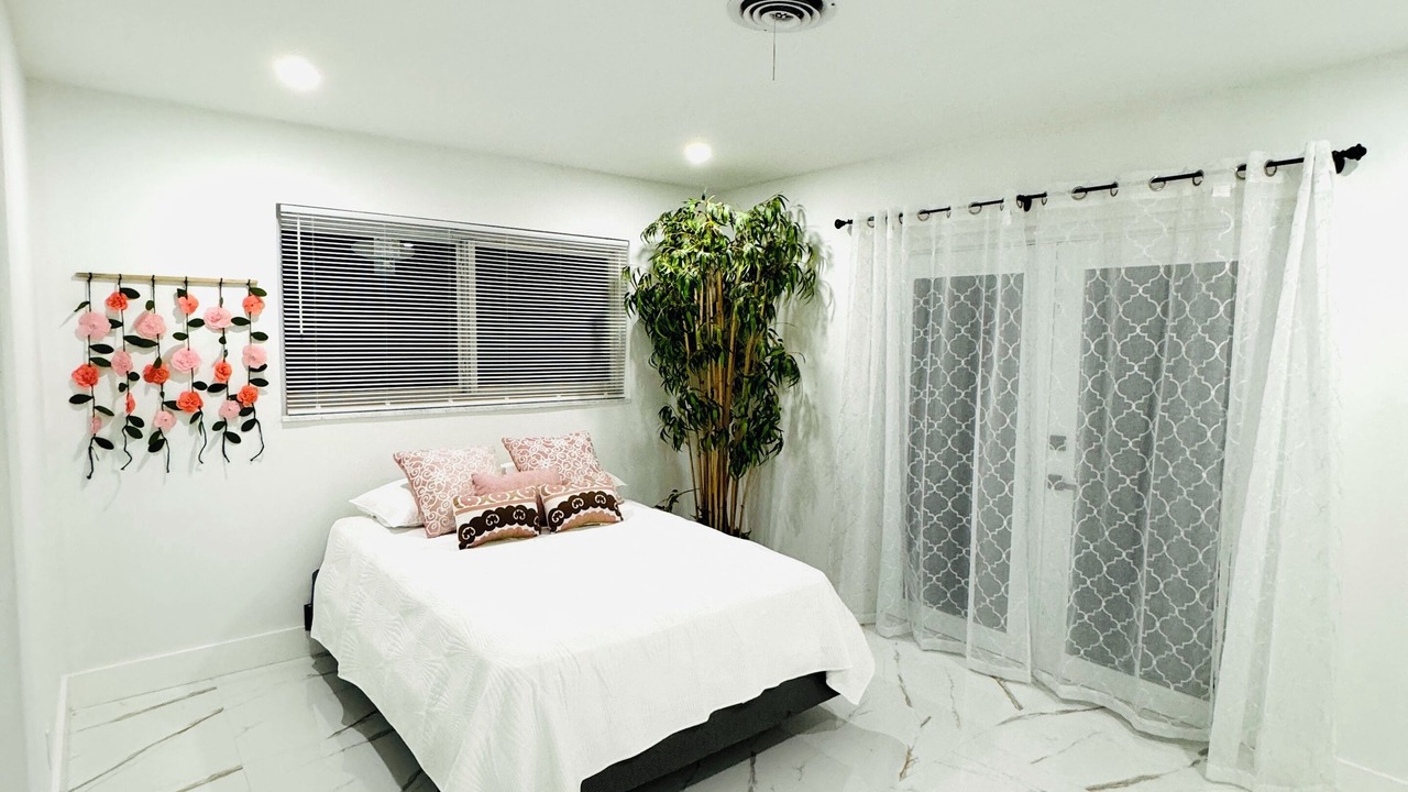 Photo of Bedroom in Coral Ridge Isles