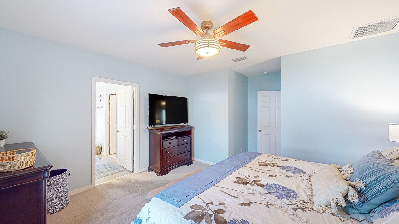 Photo of Bedroom in Groveland