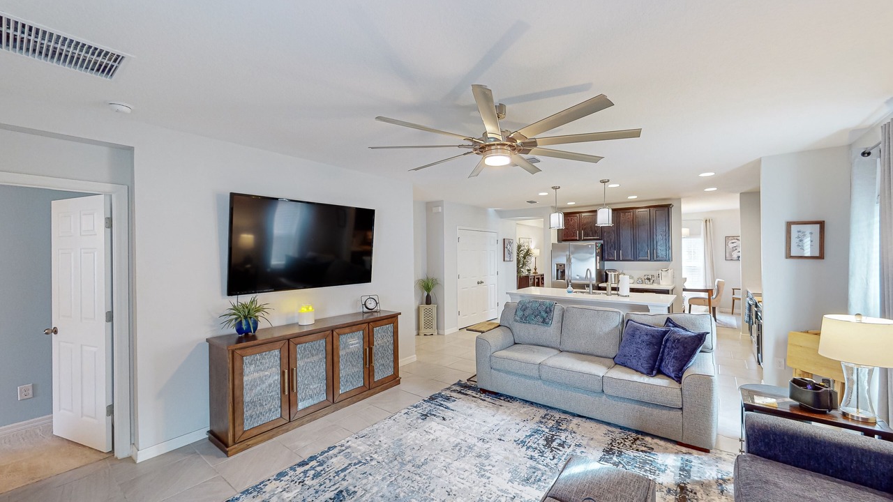 Photo of Livingroom in Groveland