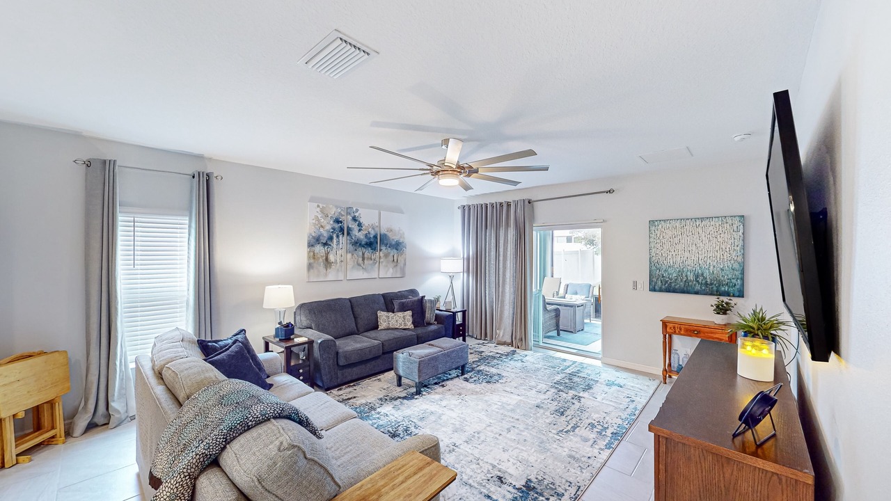 Photo of Livingroom in Groveland