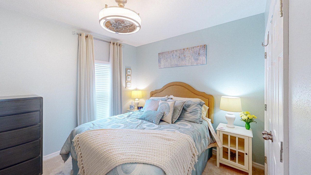 Photo of Bedroom in Groveland