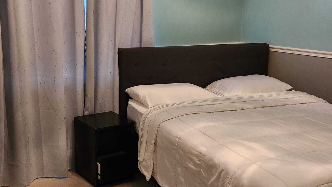 Photo of Bedroom in Azalea Park