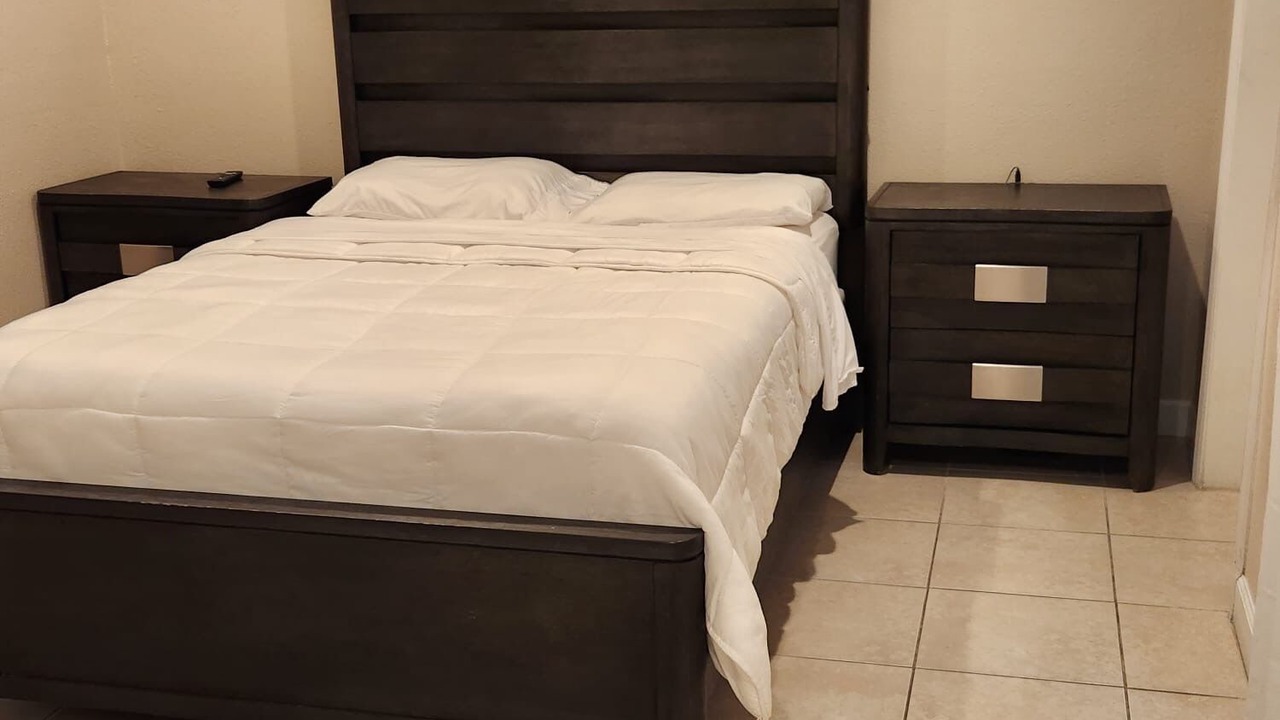 Photo of Bedroom in Azalea Park
