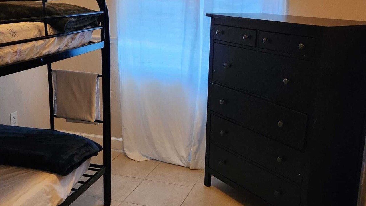Photo of Bedroom in Azalea Park