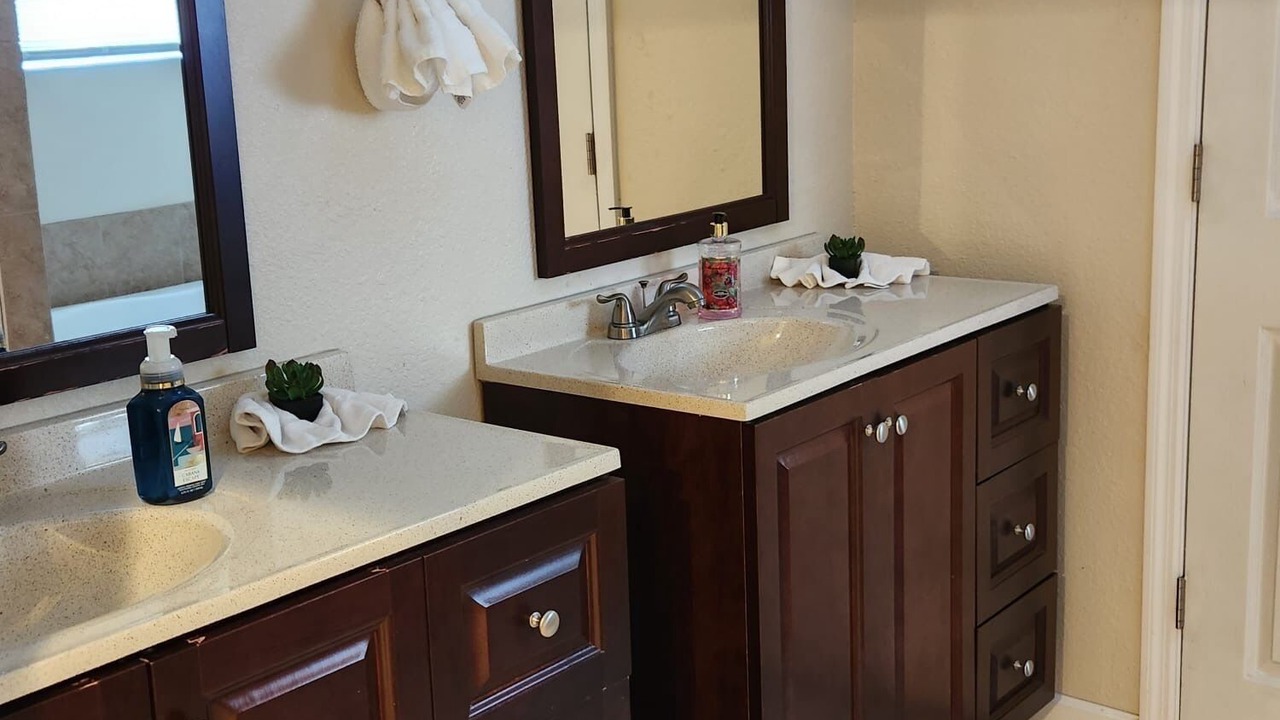 Photo of Bathroom in Azalea Park