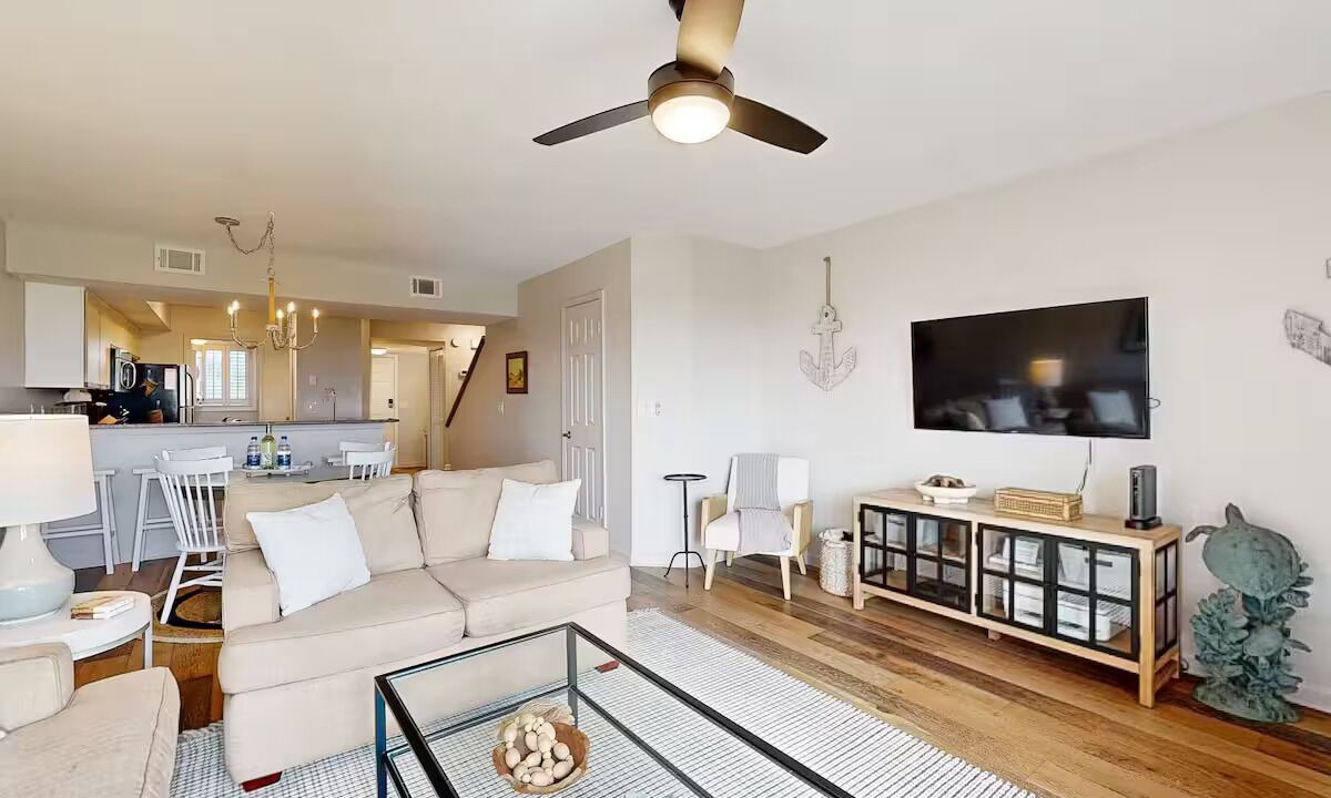 Photo of Livingroom in Amelia City