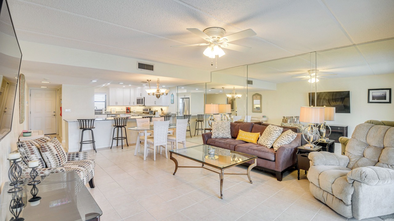 Photo of Livingroom in Ocean View Halifax Estates