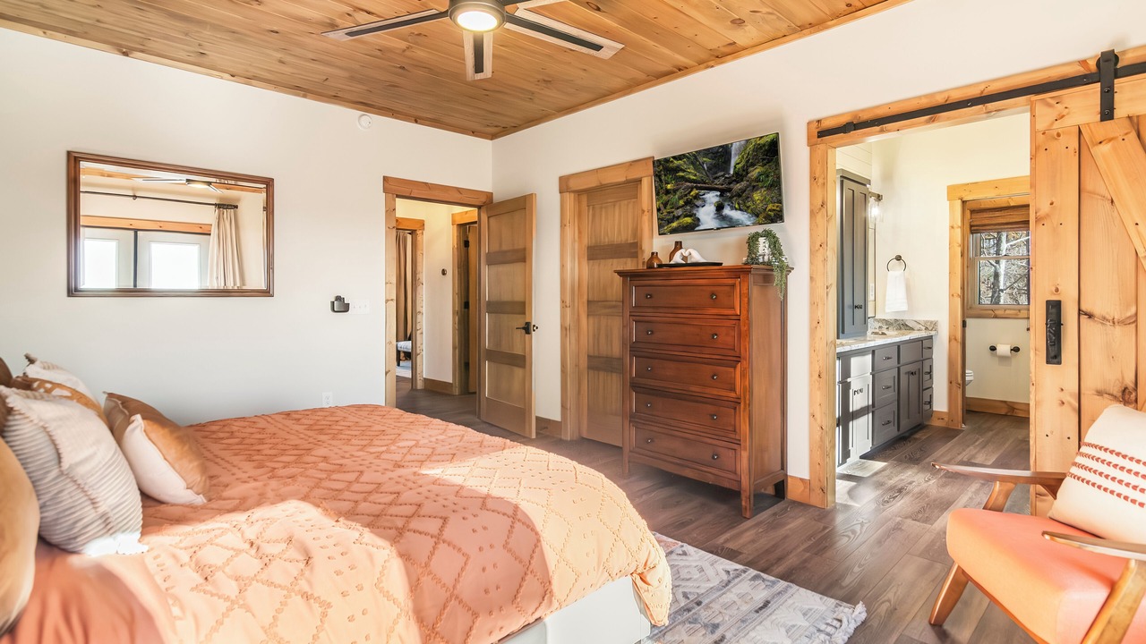 Photo of Bedroom in Ellijay