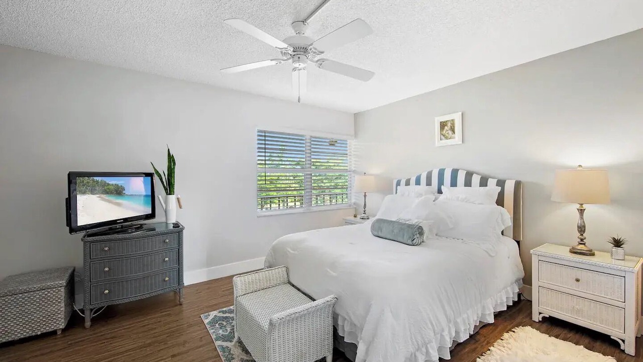 Photo of Bedroom in Central Naples