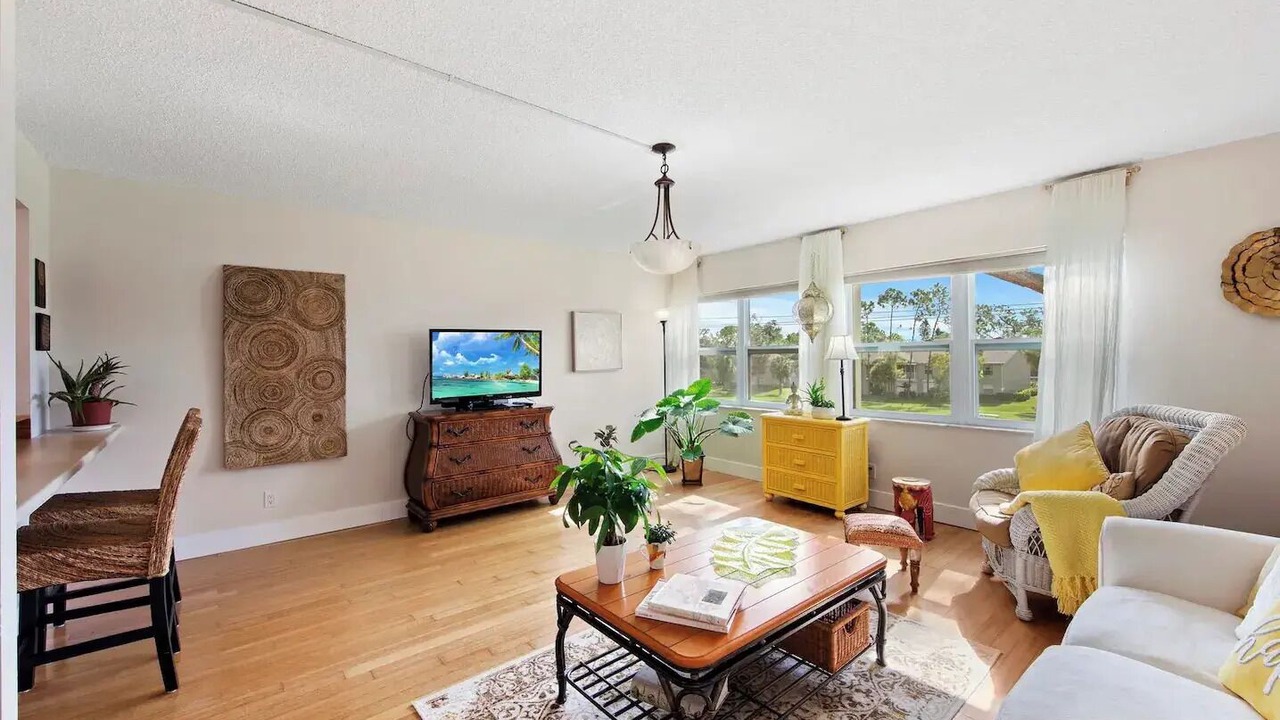 Photo of Livingroom in Central Naples