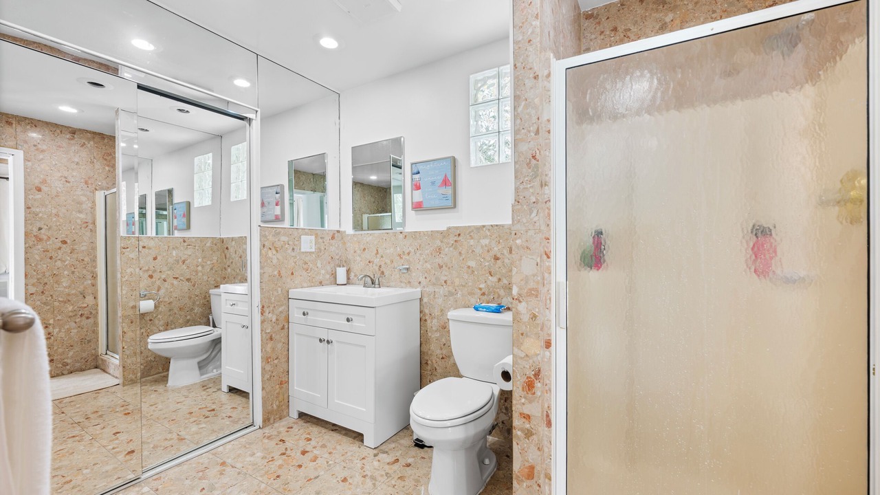 Photo of Bathroom in Birch Park Finger Streets