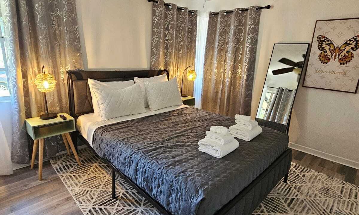 Photo of Bedroom in Colonialtown South