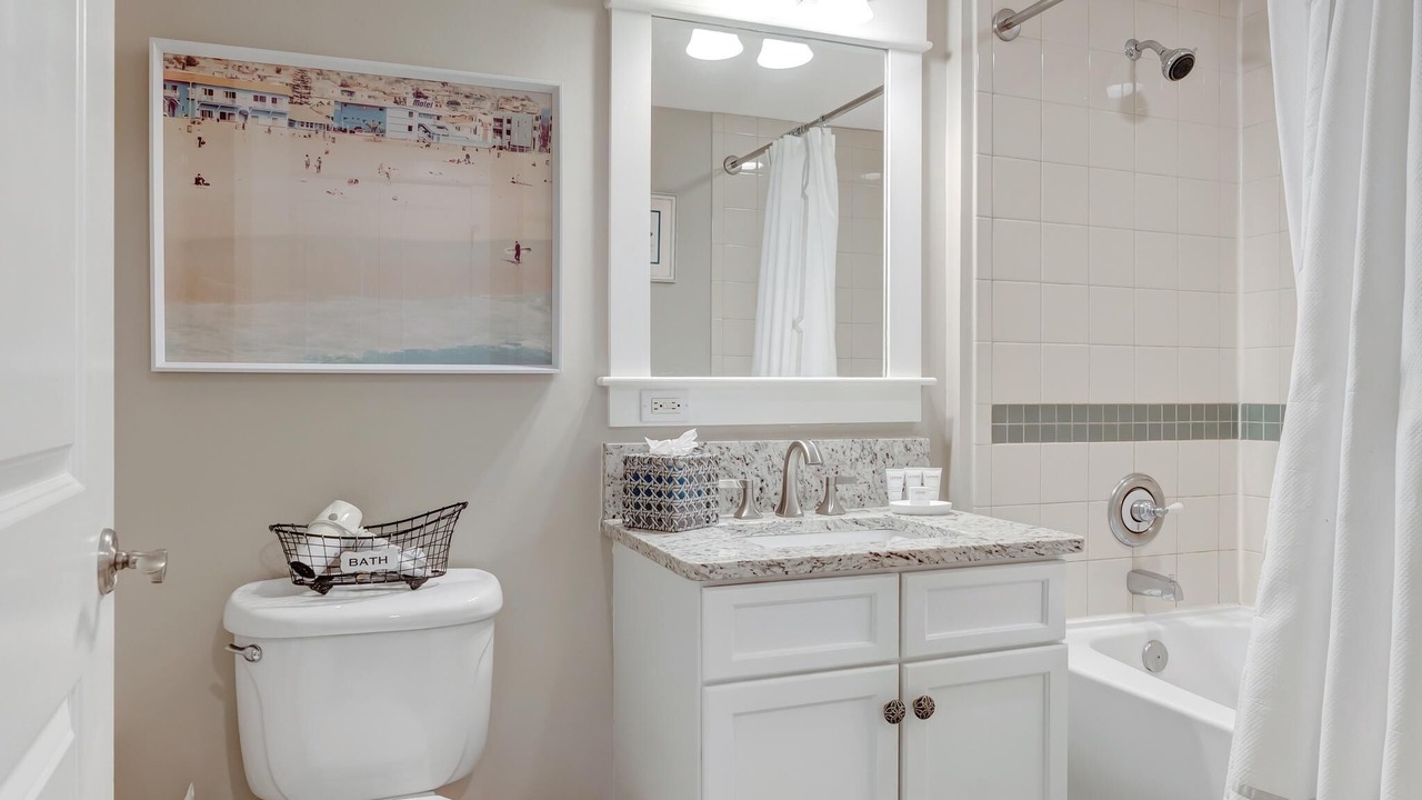 Photo of Bathroom in Baytowne Wharf