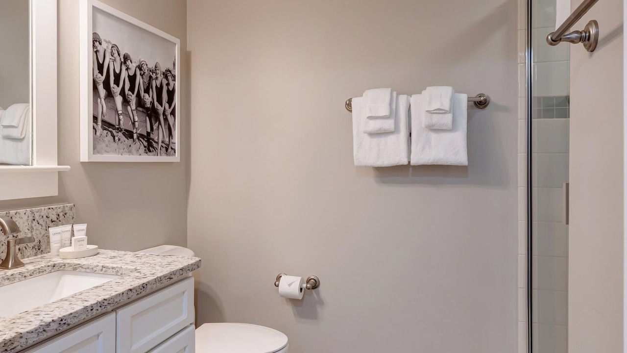 Photo of Bathroom in Baytowne Wharf