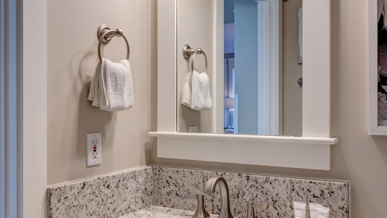 Photo of Bathroom in Baytowne Wharf