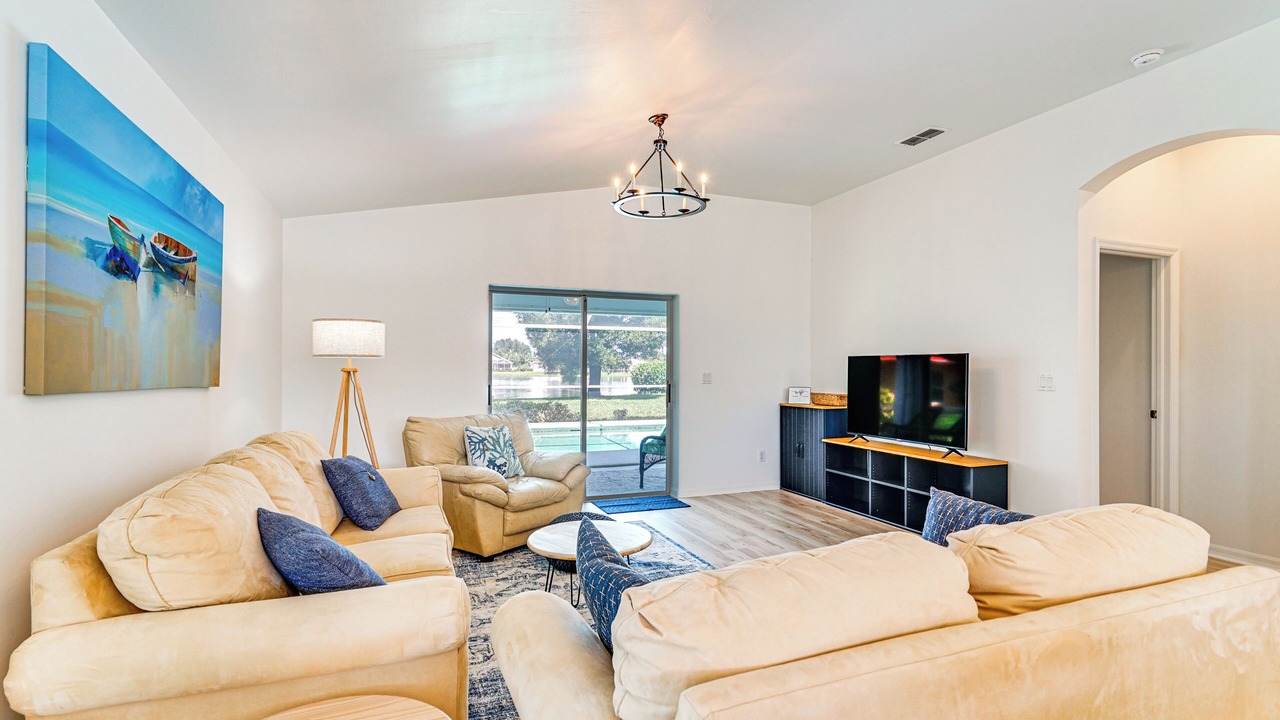 Photo of Bedroom in Beachwalk Isles