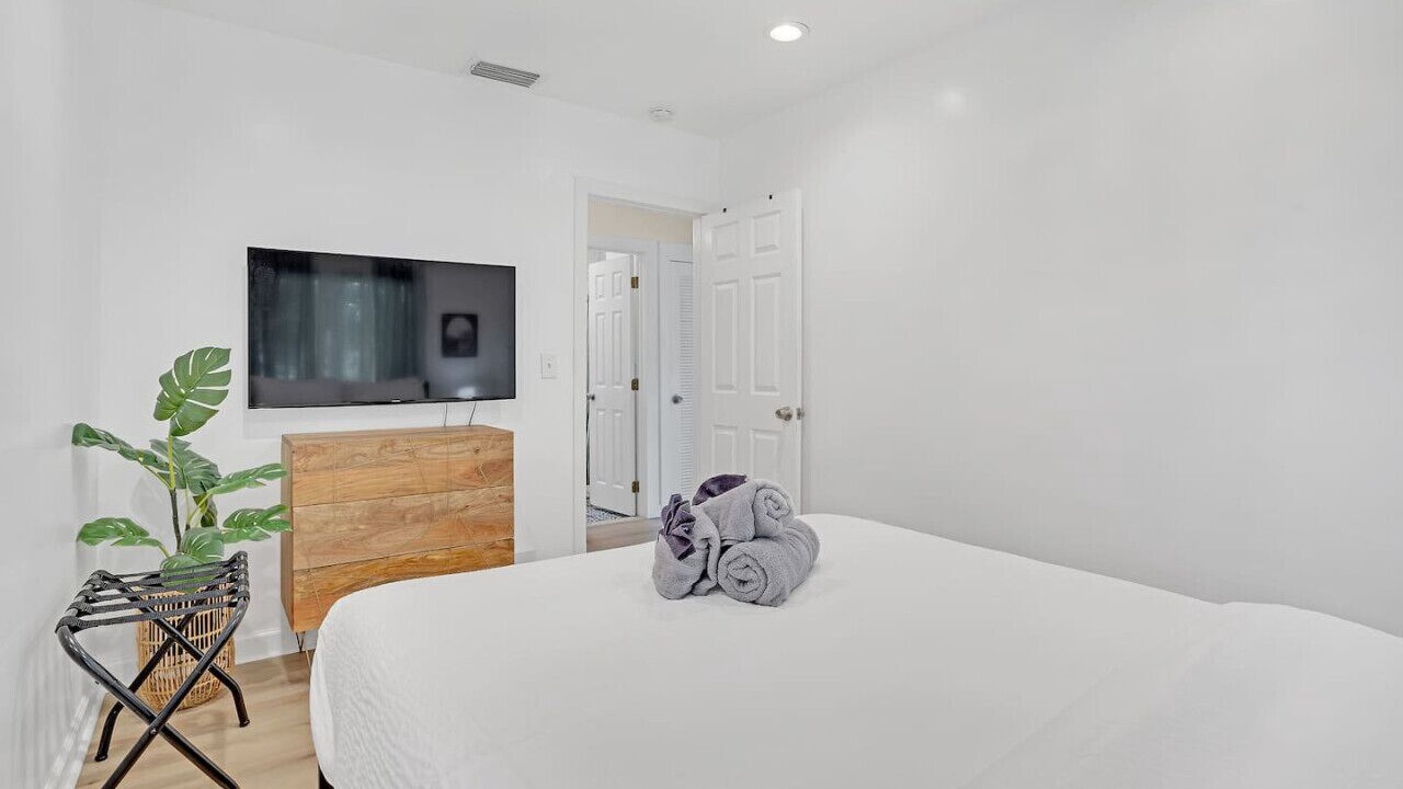 Photo of Bedroom in Miami Springs