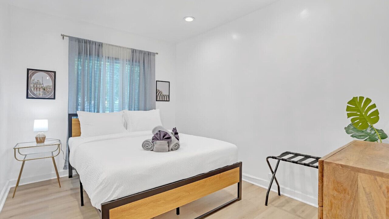 Photo of Bedroom in Miami Springs