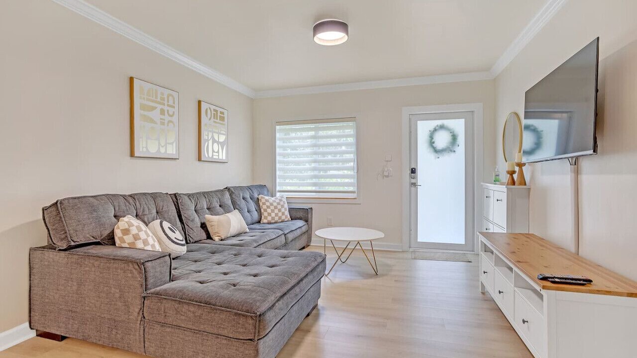 Photo of Livingroom in Miami Springs