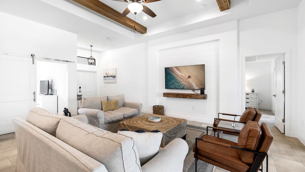 Photo of Livingroom in Mariner