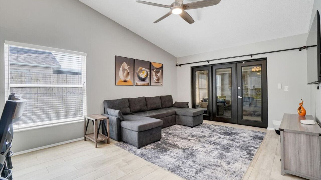 Photo of Livingroom in Lake Mary