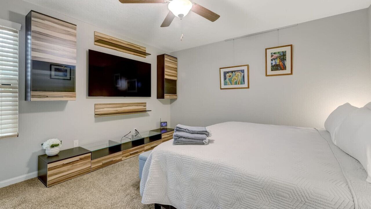 Photo of Bedroom in Murray Hill