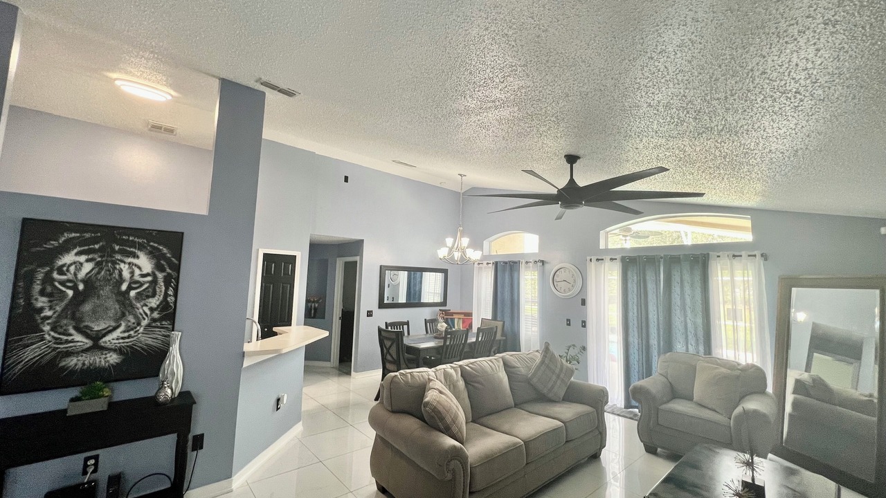 Photo of Livingroom in Westbury