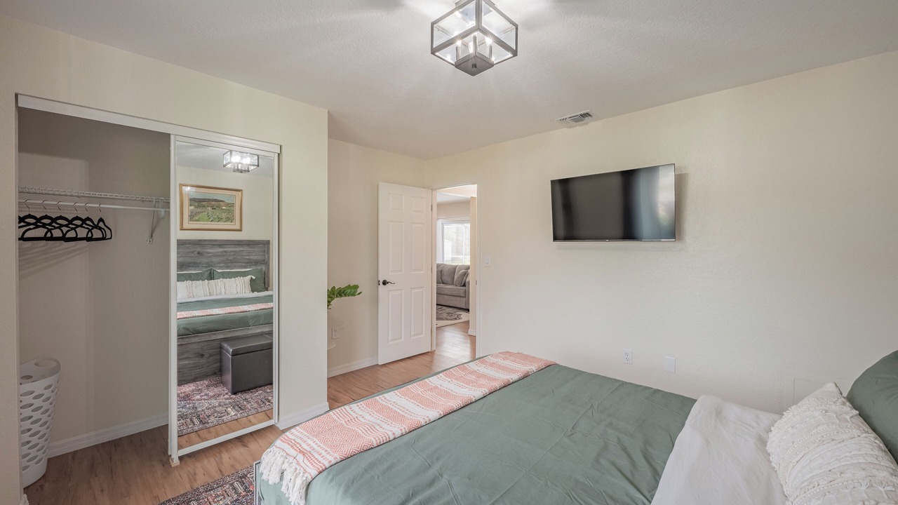 Photo of Bedroom in Forest Oaks