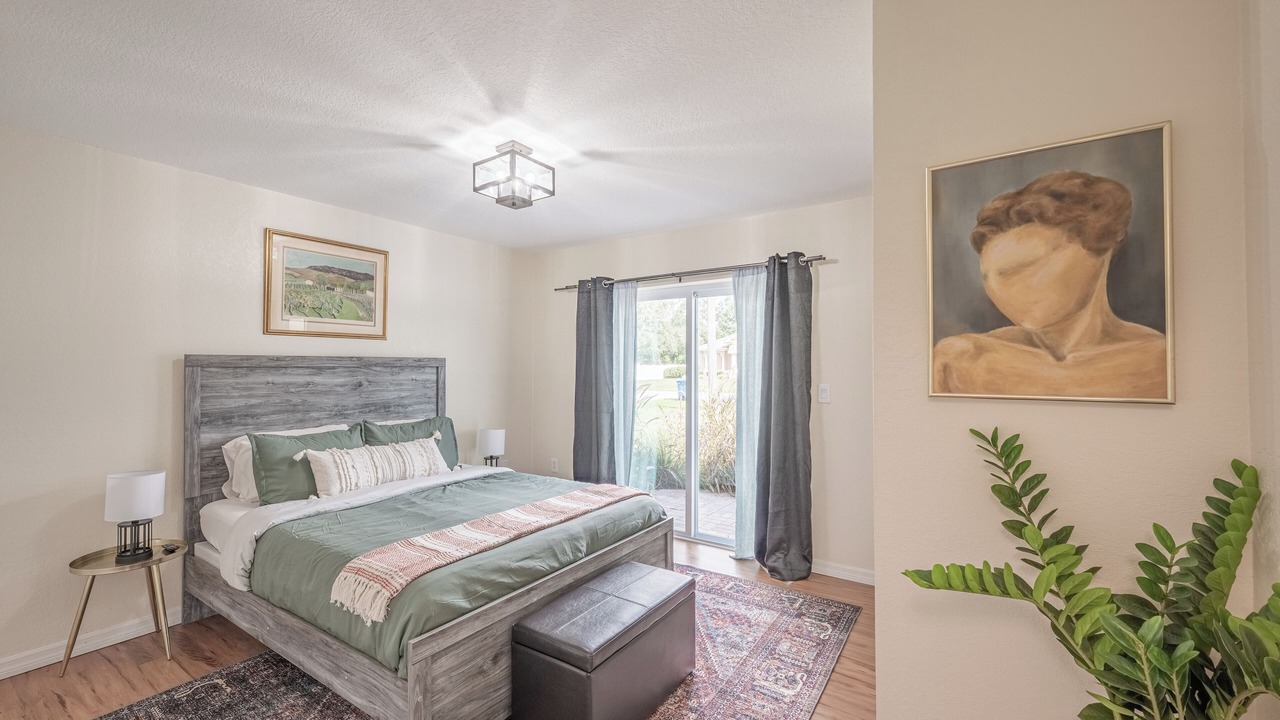 Photo of Bedroom in Forest Oaks
