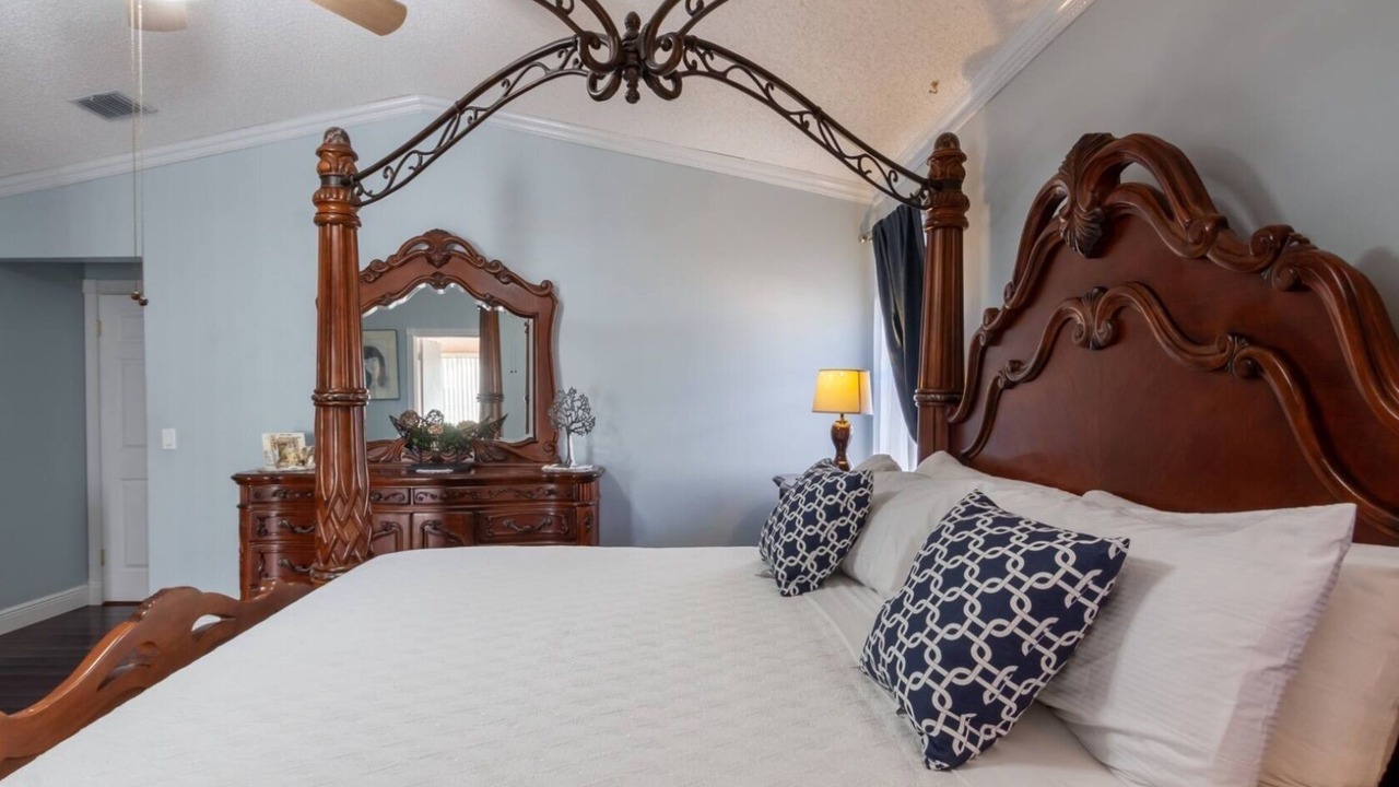 Photo of Bedroom in Coconut Creek