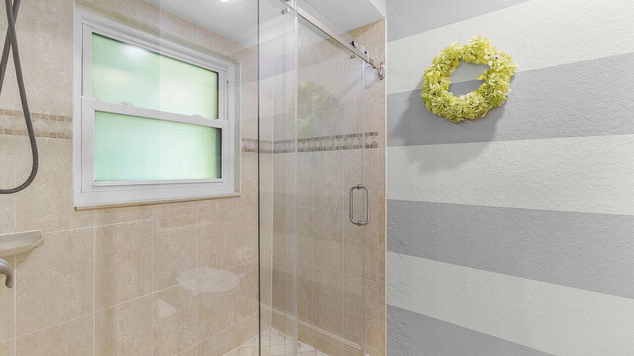 Photo of Bathroom in Caloosahatchee