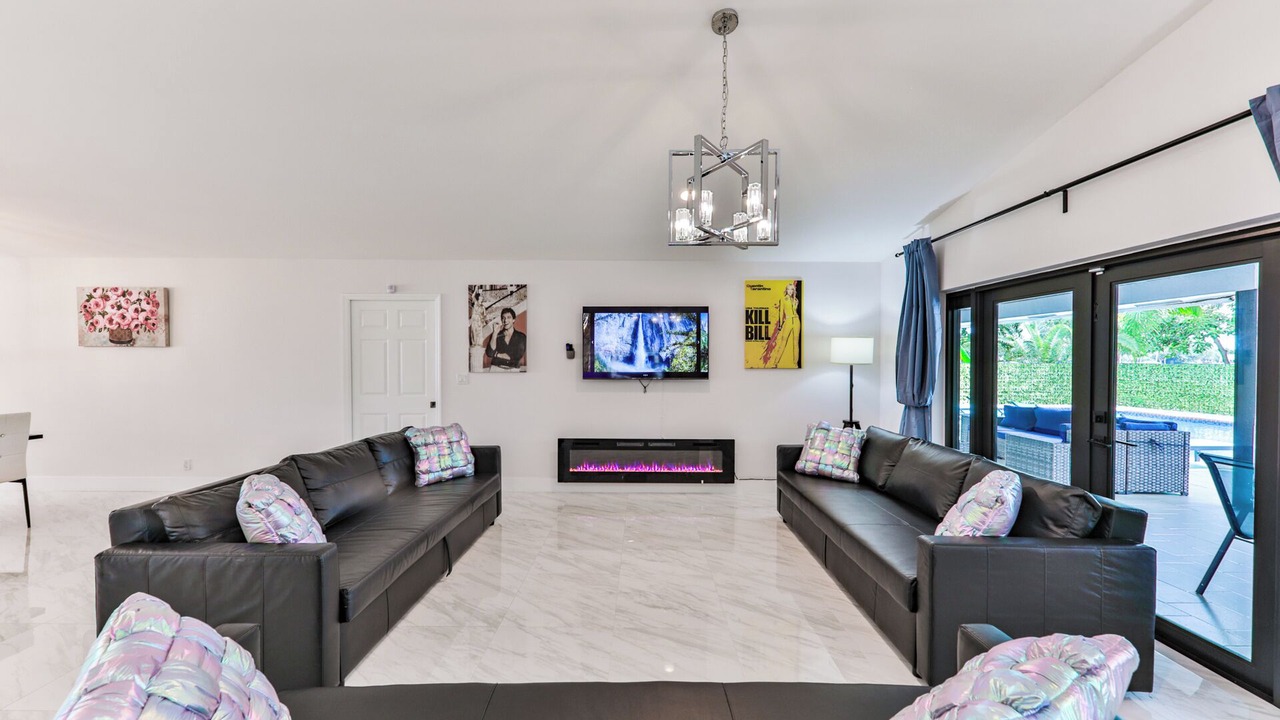 Photo of Livingroom in Davie