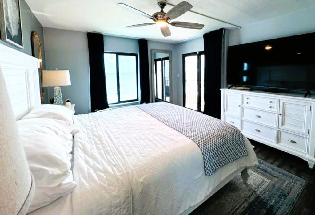 Photo of Bedroom in Seawinds Condo