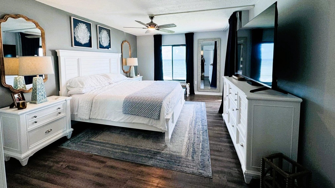 Photo of Bedroom in Seawinds Condo