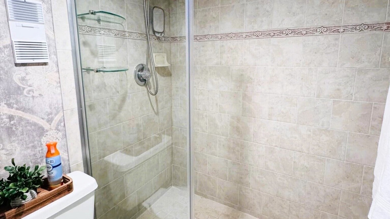 Photo of Bathroom in Seawinds Condo