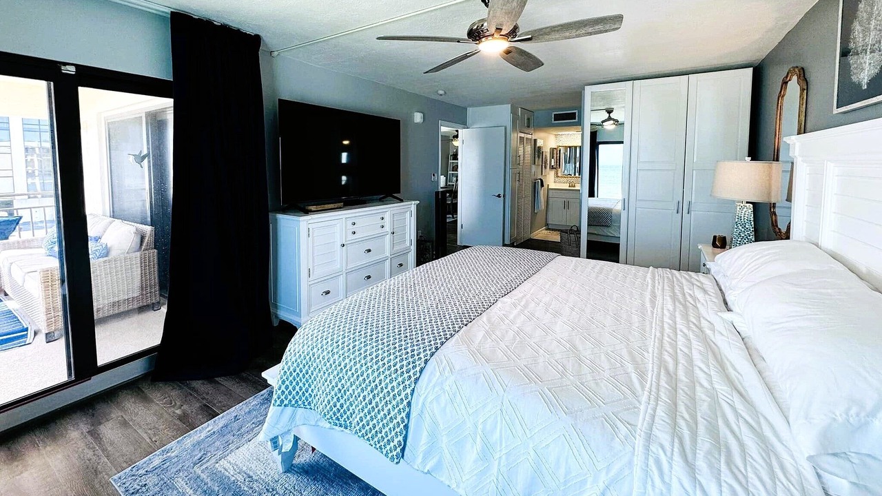 Photo of Bedroom in Seawinds Condo