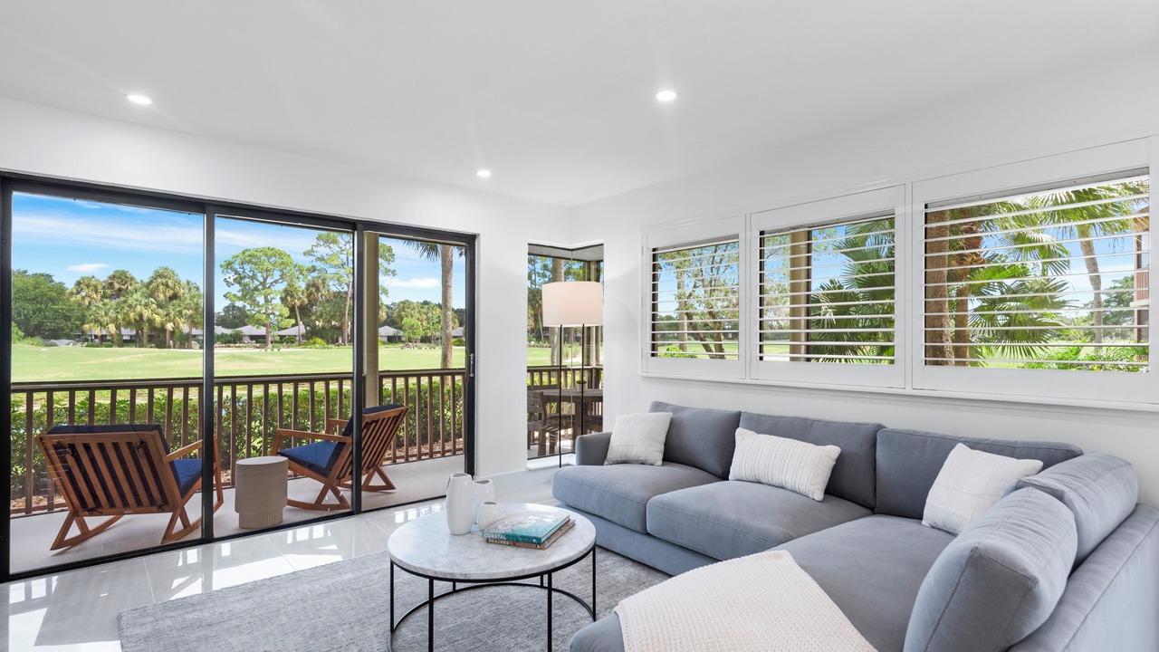 Photo of Livingroom in Hunt Club