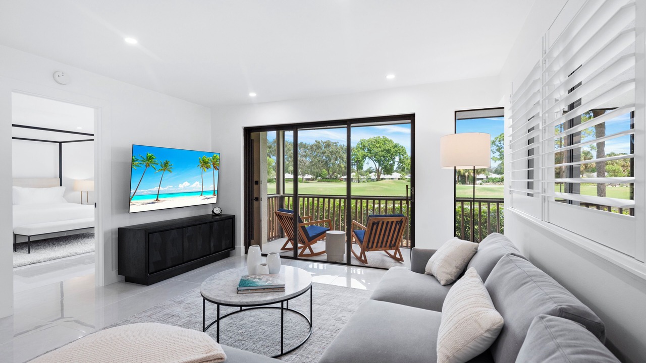 Photo of Livingroom in Hunt Club