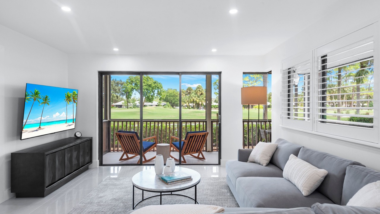 Photo of Livingroom in Hunt Club