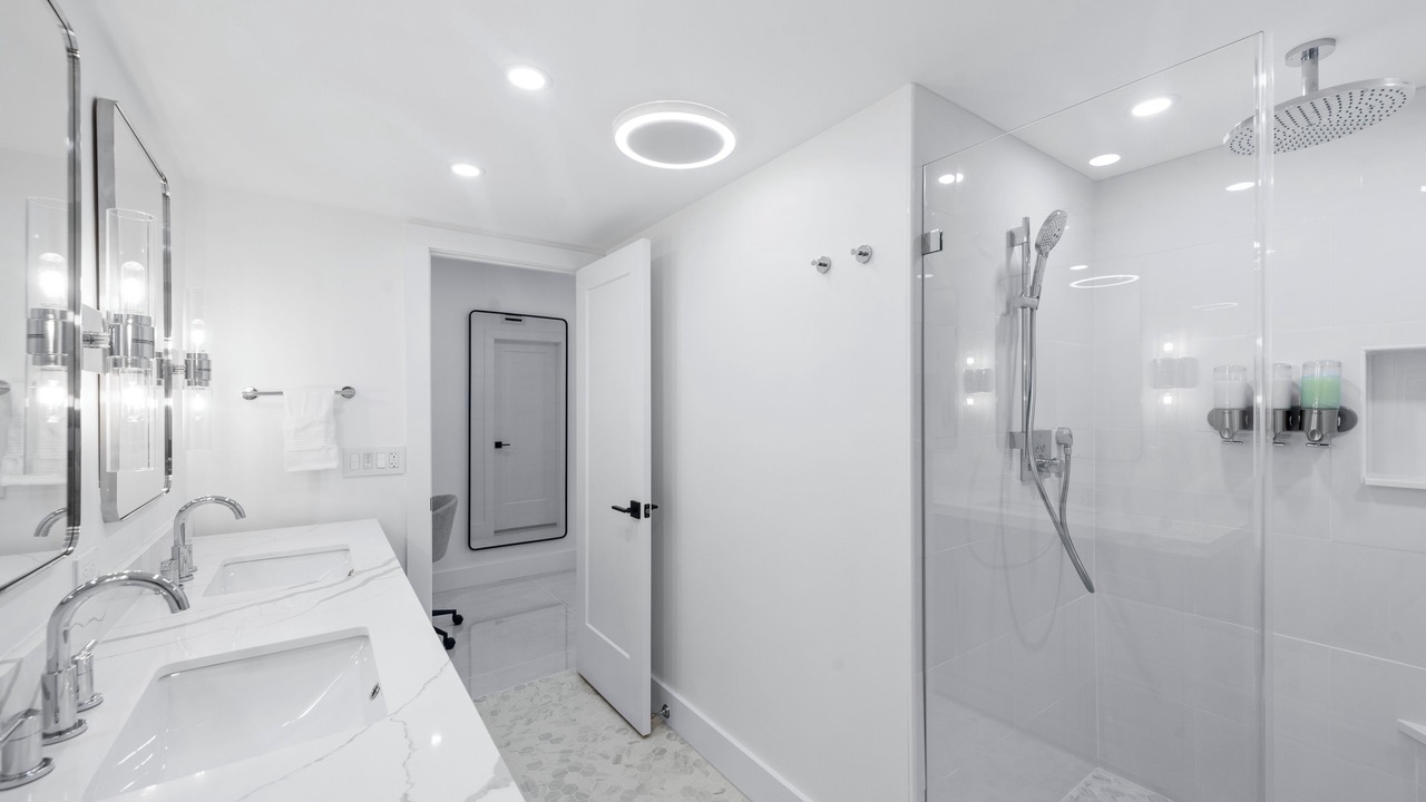 Photo of Bathroom in Hunt Club
