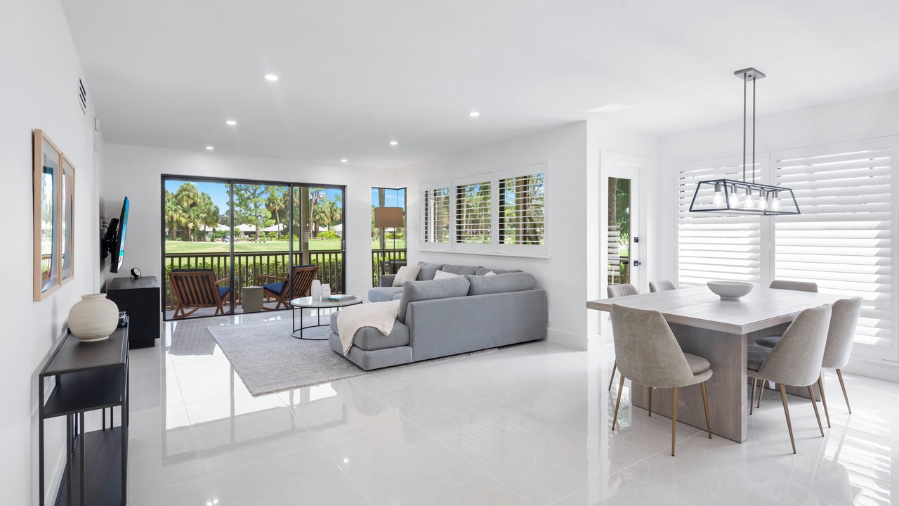 Photo of Livingroom in Hunt Club