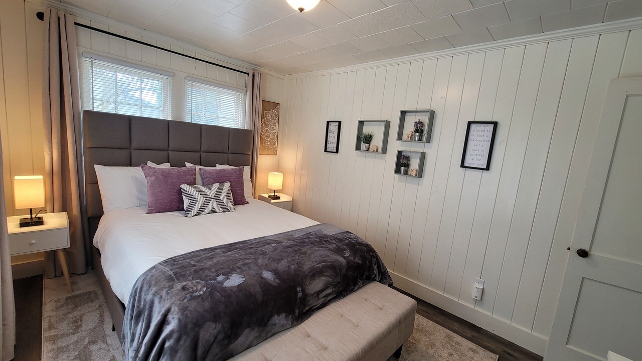 Photo of Bedroom in Enterprise