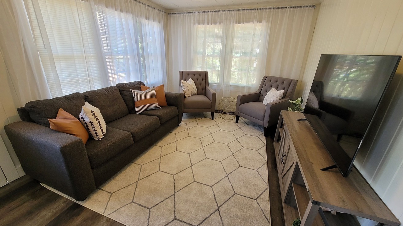 Photo of Livingroom in Enterprise